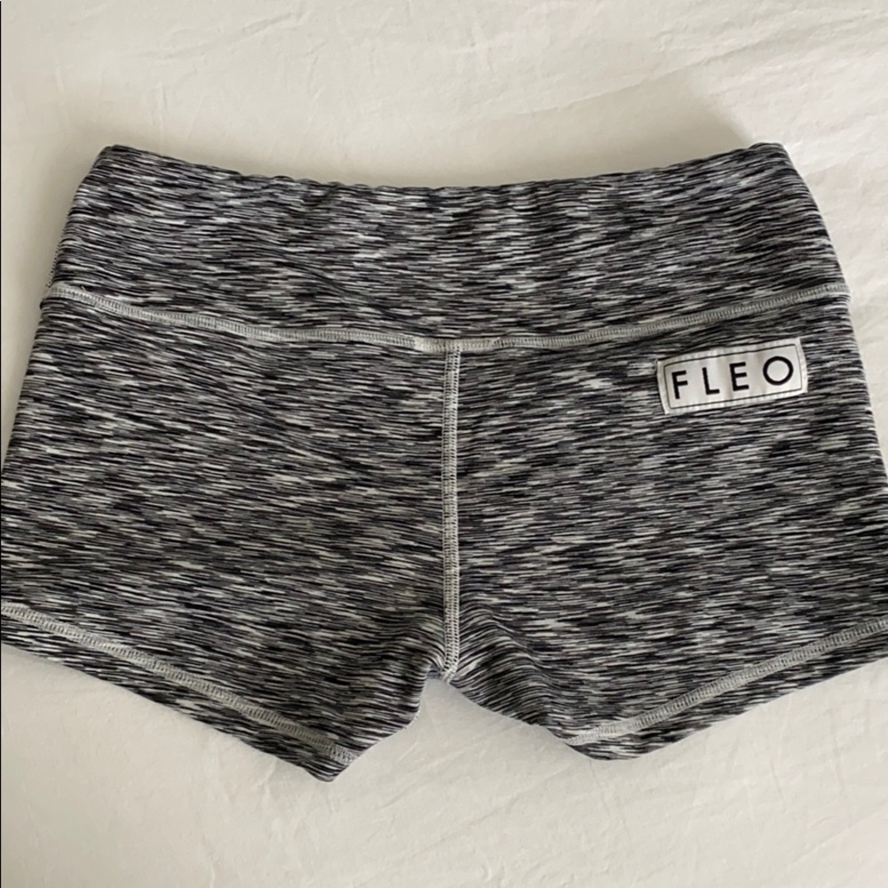 Fleo shorts in heather grey